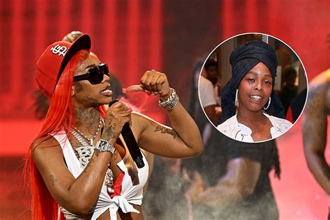 khia sexyy red|Sexyy Red Threatens to Drag Khia's 'Ol Bones' If She Sees Her.